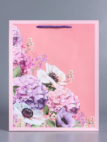 Пакет подарочный ламинированный «Цветочная радость» (нежно - розовый)